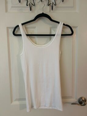 Time and Tru White Scoop Neck Tank Top